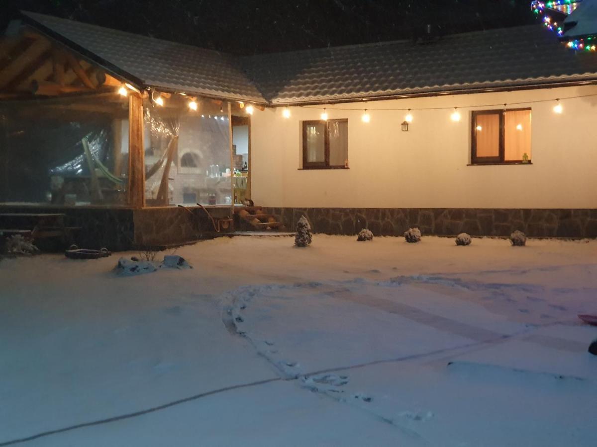 Casa Axa Otel Paraul Carjei Dış mekan fotoğraf